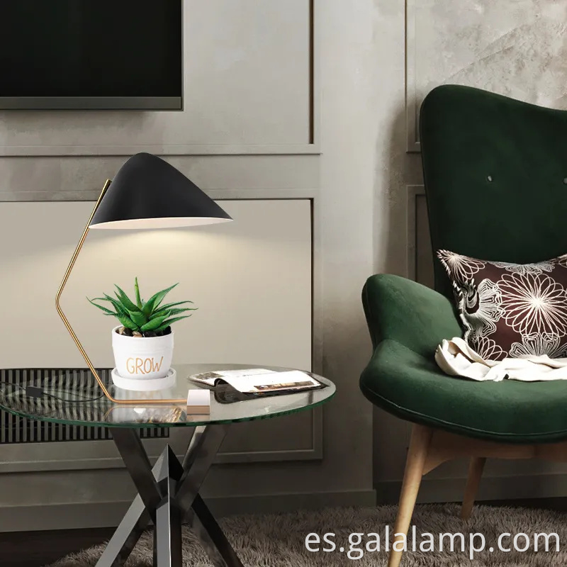 Lámpara de mesa LED nórdica elegante para una decoración moderna de dormitorio